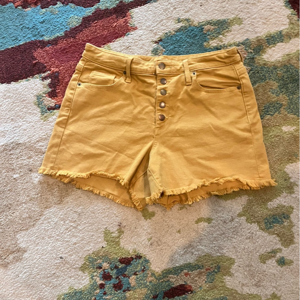 Cut off yellow jean shorts | Size 10 | High rise midi | Universal Thread